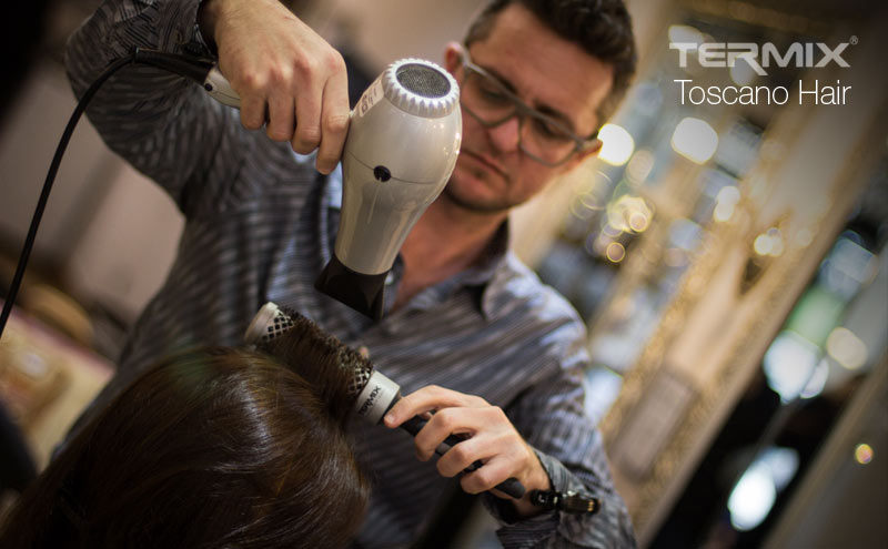 Lea Toscano brushing de tendencia