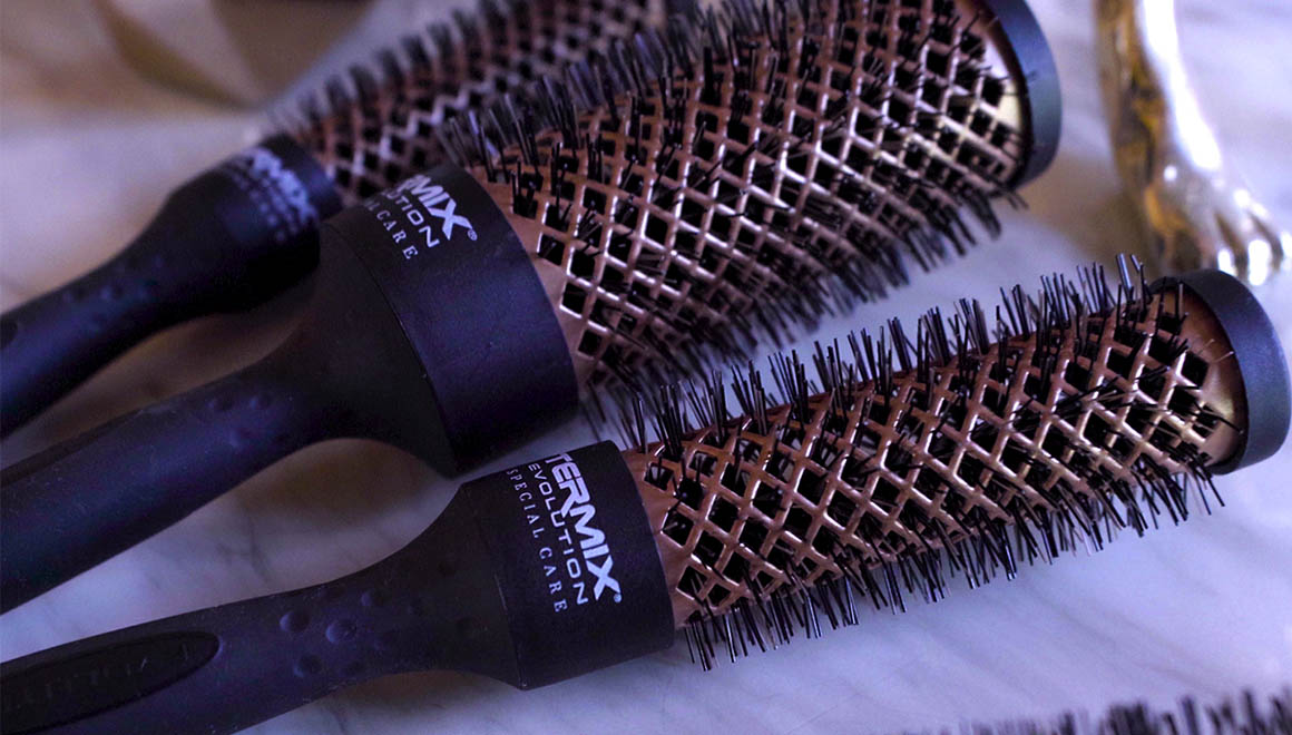 Especializarse Lugar de la noche El otro día Cómo limpiar y desinfectar el cepillo y herramientas del cabello - TERMIX