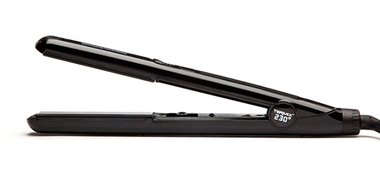 Termix announces its last product release, a new edition of its Termix 230º styling iron, now available in black, the most demanded color by the professionals. Take a look to the innovative technical advantages of the new Termix 230º Black styling iron.
