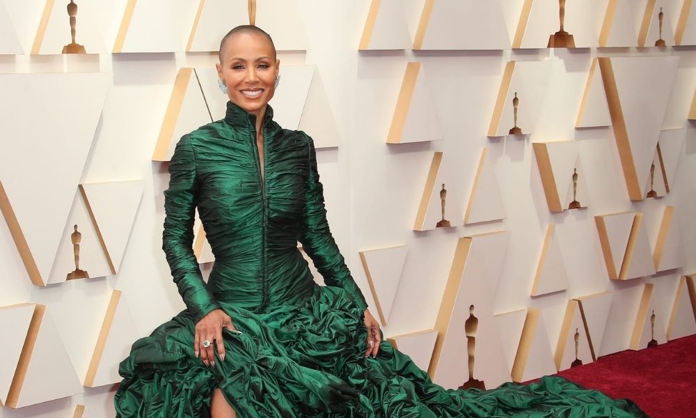 Jada Pinkett luce sin cabello en la alfombra roja de los Oscars 2022 Termix portada
