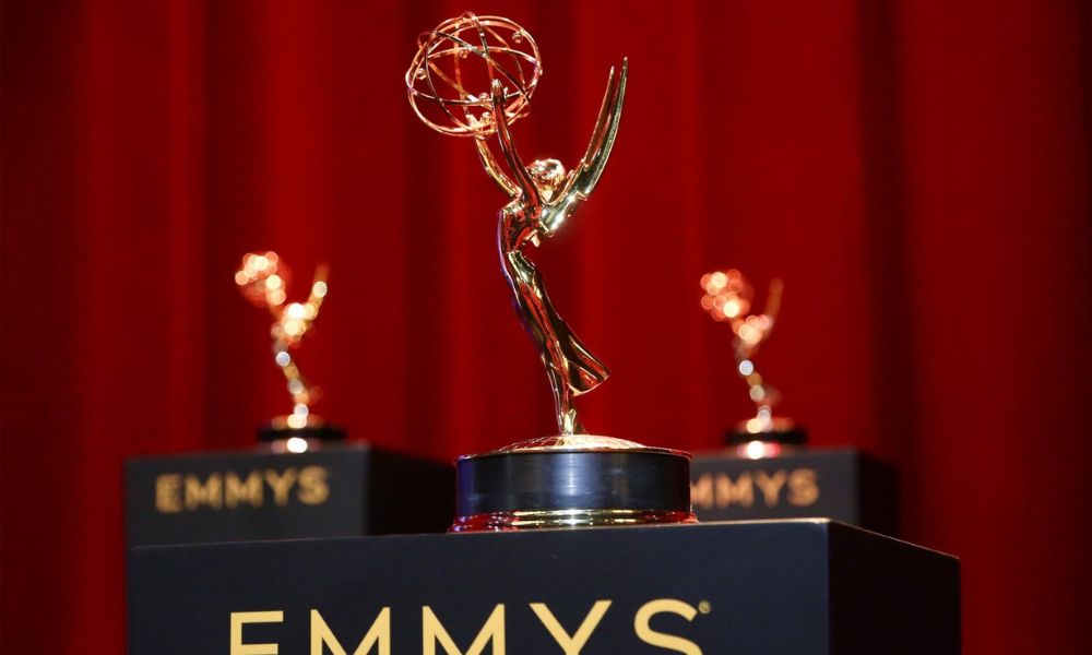 Peinados de la alfombra roja de los premios Emmy 2022 Looks Termix Portada